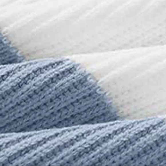 Blue & White Oversized Colorblock Sweater - Picture 4 of 6